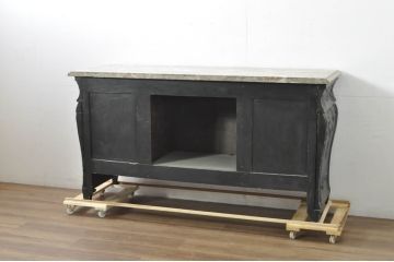 フランスアンティーク　高級品　天板大理石　ペイント仕上げ限定　クラシカルな佇まいの側面収納付きカービングサイドボード(大理石天板、カウンターテーブル、収納棚、戸棚、店舗什器)(R-080373)