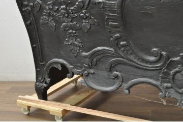 フランスアンティーク　高級品　天板大理石　ペイント仕上げ限定　クラシカルな佇まいの側面収納付きカービングサイドボード(大理石天板、カウンターテーブル、収納棚、戸棚、店舗什器)(R-080373)