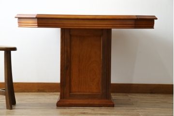 中古　横浜クラシック家具　ダニエル(daniel)　収納棚付き!　クラシカルな佇まいが魅力的な低めサイズのダイニングテーブル(4人掛けダイニングテーブル、収納棚、戸棚)(定価約40万円)(R-080375)