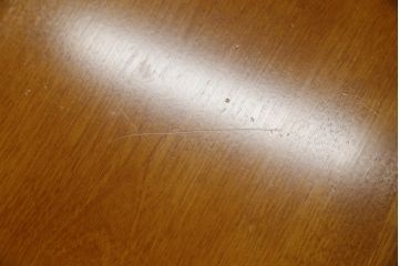 中古　横浜クラシック家具　ダニエル(daniel)　収納棚付き!　クラシカルな佇まいが魅力的な低めサイズのダイニングテーブル(4人掛けダイニングテーブル、収納棚、戸棚)(定価約40万円)(R-080375)