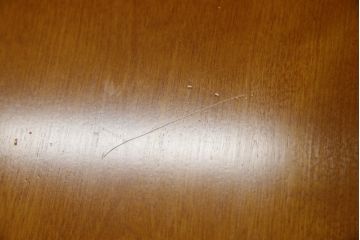 中古　横浜クラシック家具　ダニエル(daniel)　収納棚付き!　クラシカルな佇まいが魅力的な低めサイズのダイニングテーブル(4人掛けダイニングテーブル、収納棚、戸棚)(定価約40万円)(R-080375)