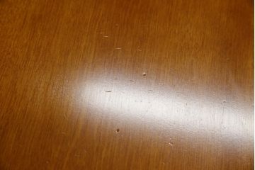 中古　横浜クラシック家具　ダニエル(daniel)　収納棚付き!　クラシカルな佇まいが魅力的な低めサイズのダイニングテーブル(4人掛けダイニングテーブル、収納棚、戸棚)(定価約40万円)(R-080375)