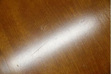 中古　横浜クラシック家具　ダニエル(daniel)　収納棚付き!　クラシカルな佇まいが魅力的な低めサイズのダイニングテーブル(4人掛けダイニングテーブル、収納棚、戸棚)(定価約40万円)(R-080375)