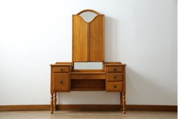 中古　希少な廃盤品!!　横浜ダニエル(daniel)　気品漂う洗練されたデザインが魅力的!! 珍しい三面鏡付きドレッサー(鏡台、化粧台、ミラー)(定価約85万円)(R-080376)