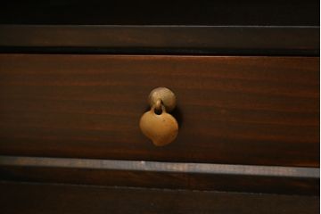 中古　美品　李朝　作りの良い真鍮(しんちゅう)金具が魅力的なキャビネット(サイドキャビネット、サイドテーブル、箪笥、収納棚、戸棚)(R-080379)