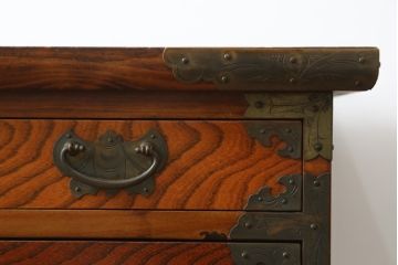 中古　美品　李朝　作りの良い真鍮(しんちゅう)金具が魅力的なキャビネット(サイドキャビネット、サイドテーブル、箪笥、収納棚、戸棚)(R-080379)