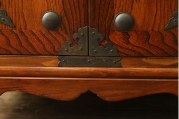 中古　美品　李朝　作りの良い真鍮(しんちゅう)金具が魅力的なキャビネット(サイドキャビネット、サイドテーブル、箪笥、収納棚、戸棚)(R-080379)