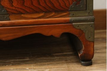 中古　美品　李朝　作りの良い真鍮(しんちゅう)金具が魅力的なキャビネット(サイドキャビネット、サイドテーブル、箪笥、収納棚、戸棚)(R-080379)