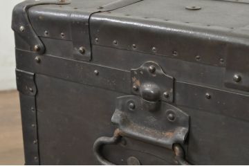 ビンテージ雑貨　希少サイズ!!　サイズが良いね!小振りで作りの良い船トランク(舟トランク、ブランケットボックス、トランクテーブル、ディスプレイ雑貨、収納箱、店舗什器、ヴィンテージ)(R-080380)