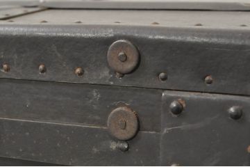ビンテージ雑貨　希少サイズ!!　サイズが良いね!小振りで作りの良い船トランク(舟トランク、ブランケットボックス、トランクテーブル、ディスプレイ雑貨、収納箱、店舗什器、ヴィンテージ)(R-080380)