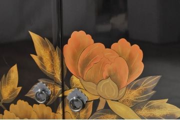 中古　美品!!　輪島塗り　蒔絵入りの小振りな飾り棚(違い棚、収納棚、戸棚)(定価約220万円)(R-080381)