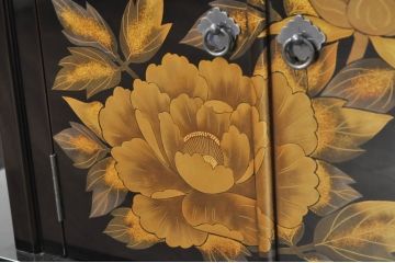 中古　美品!!　輪島塗り　蒔絵入りの小振りな飾り棚(違い棚、収納棚、戸棚)(定価約220万円)(R-080381)
