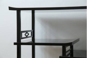 中古　美品!!　輪島塗り　蒔絵入りの小振りな飾り棚　定価約220万円相当　(R-080381)