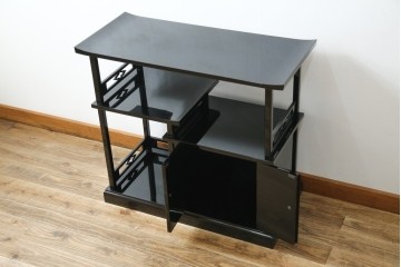 中古　美品!!　輪島塗り　蒔絵入りの小振りな飾り棚　定価約220万円相当　(R-080381)