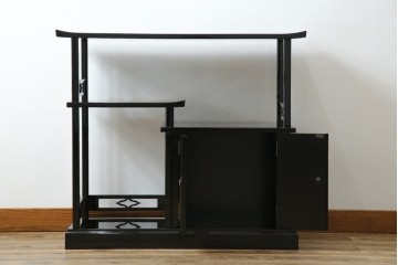 中古　美品!!　輪島塗り　蒔絵入りの小振りな飾り棚　定価約220万円相当　(R-080381)