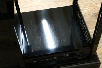 中古　美品!!　輪島塗り　蒔絵入りの小振りな飾り棚　定価約220万円相当　(R-080381)