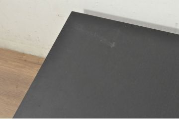 中古　北欧ブランド家具　希少な初期モデル　廃盤品　BoConcept(ボーコンセプト)　ルーゴ　スタイリッシュなデザインがかっこいいシンプルなローテーブル(センターテーブル、リビングテーブル)(R-080383)
