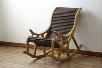 中古　美品　イシモクコーポレーション　桐子モダン　落ち着きのあるくつろぎ空間を演出してくれるロッキングチェア(アームチェア、椅子、イス、揺り椅子)(定価約32万円)(R-080385)