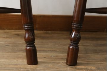 中古　美品　松本民芸家具　509C型　美しいシルエットが目を引くウィンザーチェア2脚セット(アームチェア、板座チェア、椅子、イス、バラ売り可能)(定価2脚で約34万円)(R-080386)
