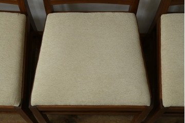 中古　美品　ウォールナット材　ロックストーン(ROCK STONE)　PM116 A&C　シンプルなデザインが取り入れやすいダイニングチェア4脚セット　定価4脚で約32万円　(R-080388)