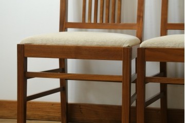 中古　美品　ウォールナット材　ロックストーン(ROCK STONE)　PM116 A&C　シンプルなデザインが取り入れやすいダイニングチェア4脚セット　定価4脚で約32万円　(R-080388)