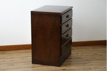 中古　美品　カリモク家具(karimoku)　COLONIAL(コロニアル)シリーズ　QC1904　カントリースタイルのお部屋作りにおすすめのおしゃれなチェスト(サイドチェスト、引き出し)(R-080389)