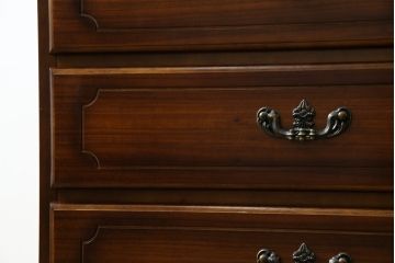 中古　美品　カリモク家具(karimoku)　COLONIAL(コロニアル)シリーズ　QC1904　カントリースタイルのお部屋作りにおすすめのおしゃれなチェスト(サイドチェスト、引き出し)(R-080389)