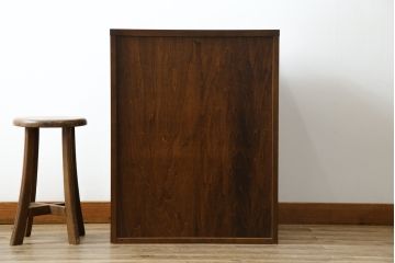 中古　美品　カリモク家具(karimoku)　COLONIAL(コロニアル)シリーズ　QC1904　カントリースタイルのお部屋作りにおすすめのおしゃれなチェスト(サイドチェスト、引き出し)(R-080389)
