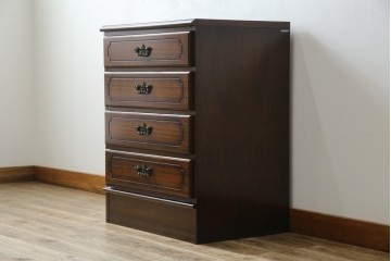 中古　美品　カリモク家具(karimoku)　COLONIAL(コロニアル)シリーズ　QC1904　カントリースタイルのお部屋作りにおすすめのおしゃれなチェスト(サイドチェスト、引き出し)(R-080389)