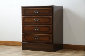 中古　美品　カリモク家具(karimoku)　COLONIAL(コロニアル)シリーズ　QC1904　カントリースタイルのお部屋作りにおすすめのおしゃれなチェスト(サイドチェスト、引き出し)(R-080389)