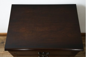 中古　美品　カリモク家具(karimoku)　COLONIAL(コロニアル)シリーズ　QC1904　カントリースタイルのお部屋作りにおすすめのおしゃれなチェスト(サイドチェスト、引き出し)(R-080389)