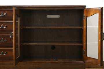 中古　美品　カリモク家具(karimoku)　COLONIAL(コロニアル)シリーズ　QC3607NK　カントリースタイルのお部屋作りにおすすめのおしゃれなオーディオボード(サイドボード、ローボード、収納棚、戸棚)(R-080390)