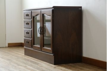 中古　美品　カリモク家具(karimoku)　COLONIAL(コロニアル)シリーズ　QC3607NK　カントリースタイルのお部屋作りにおすすめのおしゃれなオーディオボード(サイドボード、ローボード、収納棚、戸棚)(R-080390)