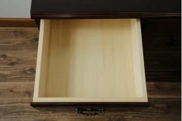 中古　美品　カリモク家具(karimoku)　COLONIAL(コロニアル)シリーズ　QC3607NK　カントリースタイルのお部屋作りにおすすめのおしゃれなオーディオボード(サイドボード、ローボード、収納棚、戸棚)(R-080390)