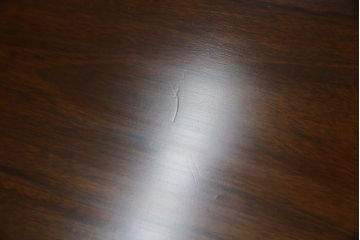 中古　美品　カリモク家具(karimoku)　COLONIAL(コロニアル)シリーズ　　カントリースタイルのお部屋作りにおすすめのおしゃれな引き出し付きローテーブル(サイドテーブル、センターテーブル、リビングテーブル)(R-080391)