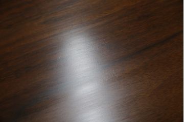 中古　美品　カリモク家具(karimoku)　COLONIAL(コロニアル)シリーズ　　カントリースタイルのお部屋作りにおすすめのおしゃれな引き出し付きローテーブル(サイドテーブル、センターテーブル、リビングテーブル)(R-080391)