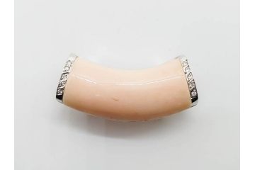 ピンク珊瑚(桃色)　Pt900(プラチナ)　気品を感じる帯留(白金、帯留め、着物道具、和装小物、アクセサリー)(R-080395)