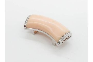 ピンク珊瑚(桃色)　Pt900(プラチナ)　気品を感じる帯留(白金、帯留め、着物道具、和装小物、アクセサリー)(R-080395)