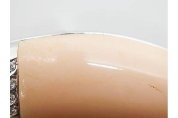 ピンク珊瑚(桃色)　Pt900(プラチナ)　気品を感じる帯留(白金、帯留め、着物道具、和装小物、アクセサリー)(R-080395)