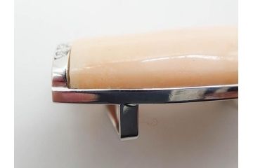 ピンク珊瑚(桃色)　Pt900(プラチナ)　気品を感じる帯留(白金、帯留め、着物道具、和装小物、アクセサリー)(R-080395)