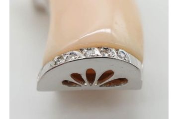 ピンク珊瑚(桃色)　Pt900(プラチナ)　気品を感じる帯留(白金、帯留め、着物道具、和装小物、アクセサリー)(R-080395)