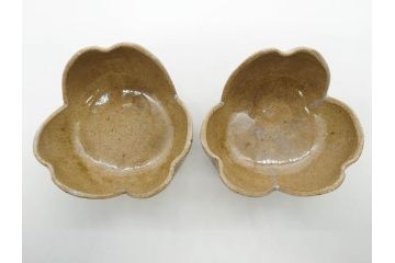 十三代 中里太郎右衛門　絵唐津　平向付　約14cm　4.6寸/黄唐津　割山椒向付　約12cm　4寸　落ち着いた味わい深い向付11客セット(花、深皿、深鉢、和皿、和食器、共箱付き、四寸六分、四寸)(R-080398)