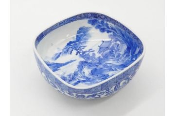 陶玉園　五助製　瀬戸焼　染付　楼閣山水図　約18cm　5.7寸　緻密に描かれたデザインが美しい鉢(風景、深皿、和皿、中皿、変形皿、深鉢、和食器、裏印、五寸七分)(R-080400)