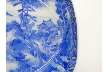 陶玉園　五助製　瀬戸焼　染付　楼閣山水図　約18cm　5.7寸　緻密に描かれたデザインが美しい鉢(風景、深皿、和皿、中皿、変形皿、深鉢、和食器、裏印、五寸七分)(R-080400)