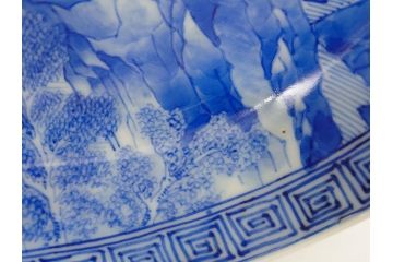 陶玉園　五助製　瀬戸焼　染付　楼閣山水図　約18cm　5.7寸　緻密に描かれたデザインが美しい鉢(風景、深皿、和皿、中皿、変形皿、深鉢、和食器、裏印、五寸七分)(R-080400)
