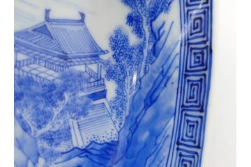 陶玉園　五助製　瀬戸焼　染付　楼閣山水図　約18cm　5.7寸　緻密に描かれたデザインが美しい鉢(風景、深皿、和皿、中皿、変形皿、深鉢、和食器、裏印、五寸七分)(R-080400)