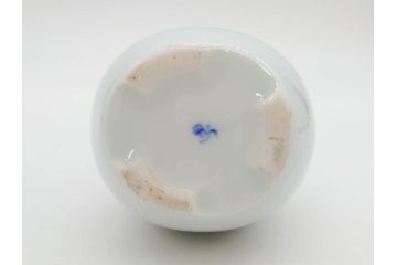 戦前　オールド香蘭社　有田焼　鯉　跳躍感を感じるデザインが魅力の徳利2点セット(魚、流水、跳鯉、とっくり、酒器、一輪挿し、花瓶、花器、花生、花入、和食器、裏印)(R-080401)