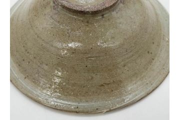 小林東五　對州窯　刷毛目(はけめ)　約21cm　6.9寸　古雅な趣のある平皿(深皿、和皿、和食器、六寸九分、共箱付き)(R-080406)