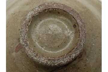 小林東五　對州窯　刷毛目(はけめ)　約21cm　6.9寸　古雅な趣のある平皿(深皿、和皿、和食器、六寸九分、共箱付き)(R-080406)