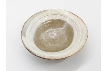 小林東五　對州窯　刷毛目(はけめ)　約20cm　6.6寸　土の温かみを感じる平皿(深皿、和皿、和食器、六寸六分、共箱付き)(R-080407)